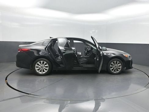 Used 2018 Kia Optima S FWD image 35