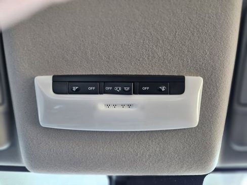 New 2025 Nissan Versa SV w/ Trunk Package FWD image 25