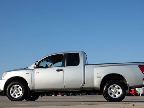 Used 2004 Nissan Titan XE w/ (PRF) Preferred Pkg AWD/4WD image 11