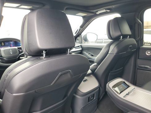 New 2025 Lincoln Navigator L Reserve w/ Jet Appearance Package image 28