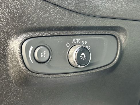 Used 2022 Chevrolet Equinox LT w/ Driver Convenience Package AWD/4WD image 15
