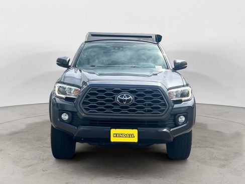 Used 2021 Toyota Tacoma TRD Off-Road w/ TRD Premium Off Road Package AWD/4WD image 2