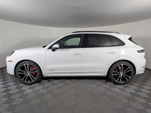 New 2026 Porsche Cayenne GTS image 2