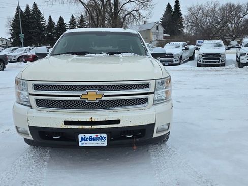 Used 2013 Chevrolet Silverado 1500 LTZ w/ LTZ White Diamond Edition image 3