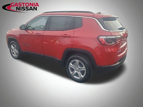 Used 2024 Jeep Compass Latitude image 9