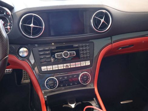 Used 2016 Mercedes-Benz SL 63 AMG image 16
