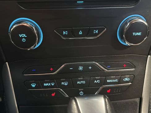 Used 2018 Ford Edge SEL w/ Equipment Group 201A AWD/4WD image 24