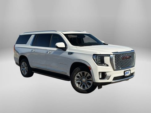 Used 2023 GMC Yukon XL Denali w/ Max Trailering Package image 5