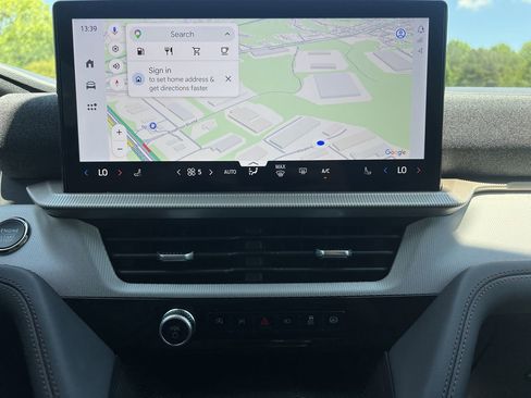 New 2026 Ford Explorer Active RWD image 4