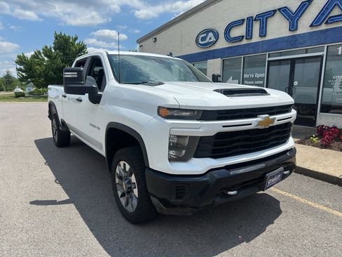 Used 2024 Chevrolet Silverado 2500 Custom w/ Custom Value Package AWD/4WD image 2