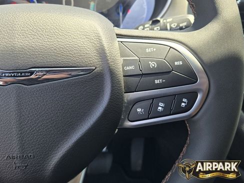 New 2024 Chrysler Pacifica Pinnacle image 31