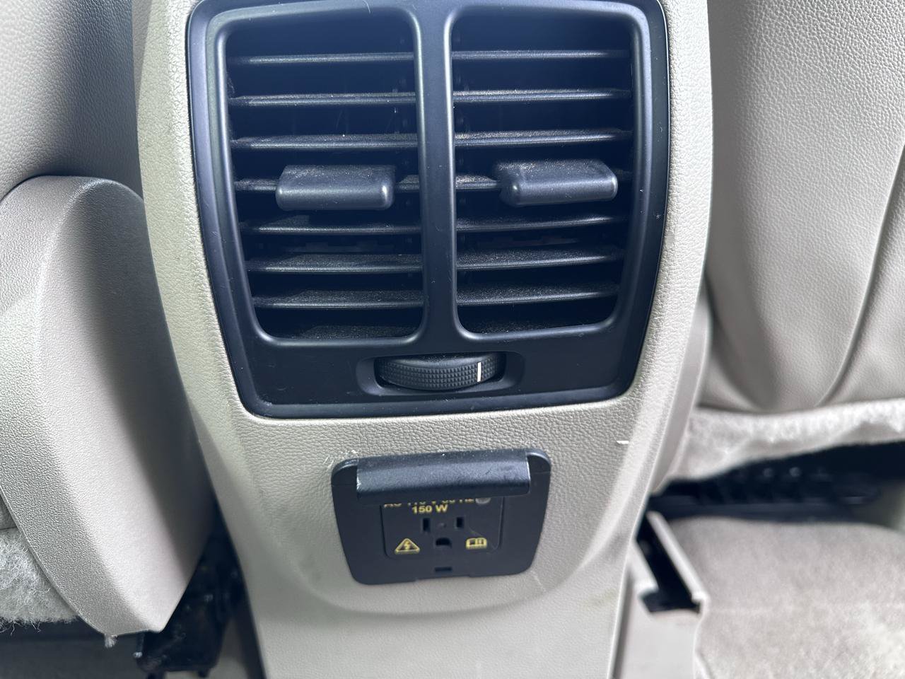 Used 2013 Ford C-MAX SEL FWD image 32