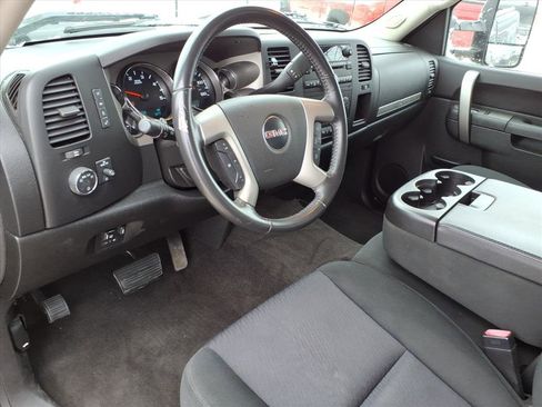 Used 2010 GMC Sierra 2500 SLE w/ SLE Preferred Package image 9
