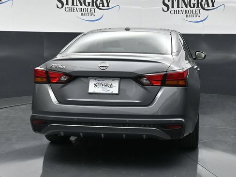 Used 2025 Nissan Altima 2.5 SV FWD image 8