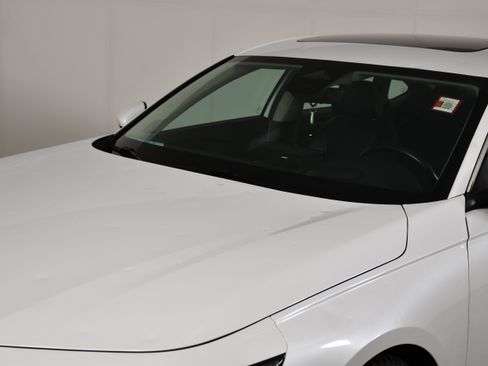Used 2023 Honda Accord Touring image 12