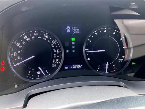 Used 2011 Lexus IS 350C w/ Luxury Pkg RWD image 26