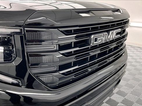 Used 2024 GMC Sierra 1500 Elevation w/ X31 Off-Road Package AWD/4WD image 29