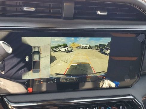 New 2026 GMC Sierra 2500 AT4 w/ AT4 Premium Plus Package AWD/4WD image 23