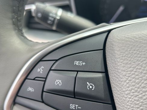 Used 2017 Cadillac XT5 Luxury w/ Driver Awareness Package AWD/4WD image 34