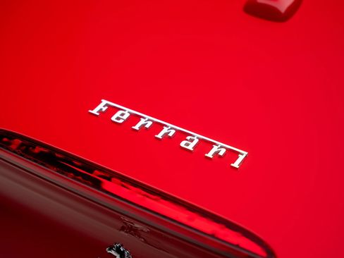 Used 2019 Ferrari Portofino RWD image 34