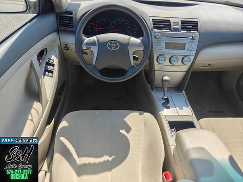 Used 2009 Toyota Camry LE FWD image 4