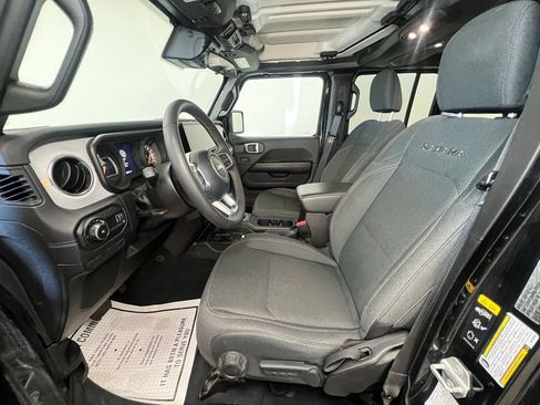 Used 2024 Jeep Wrangler Sahara image 4