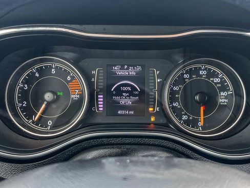 Used 2019 Jeep Cherokee Latitude Plus w/ Comfort/Convenience Group image 22