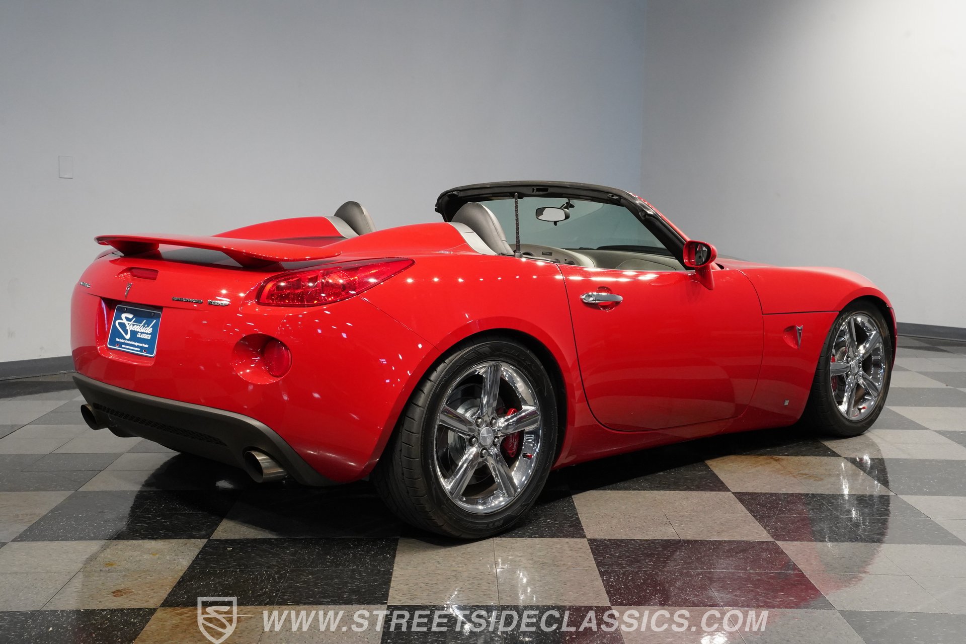 Used 2007 Pontiac Solstice GXP RWD image 13