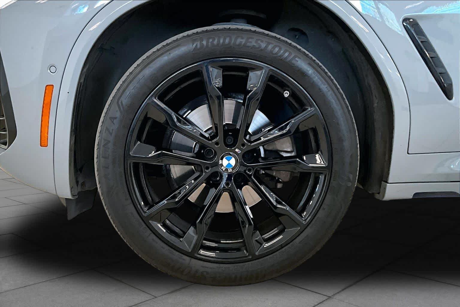 Used 2024 BMW X4 xDrive30i w/ Premium Package AWD/4WD image 10