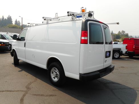 Used 2016 Chevrolet Express 2500 RWD image 7