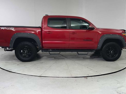 Used 2021 Toyota Tacoma TRD Off-Road image 9