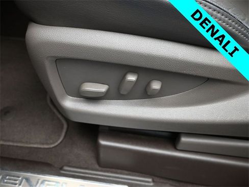 Used 2019 GMC Yukon Denali w/ Denali Ultimate Package image 10