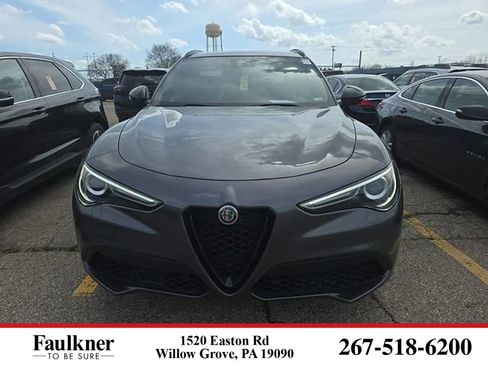Used 2023 Alfa Romeo Stelvio Veloce image 1