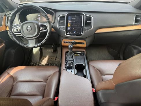 Used 2022 Volvo XC90 T6 Momentum AWD/4WD image 14