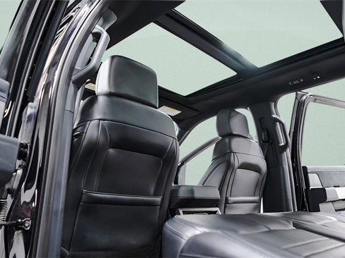 Used 2025 Ford F250 Platinum image 32