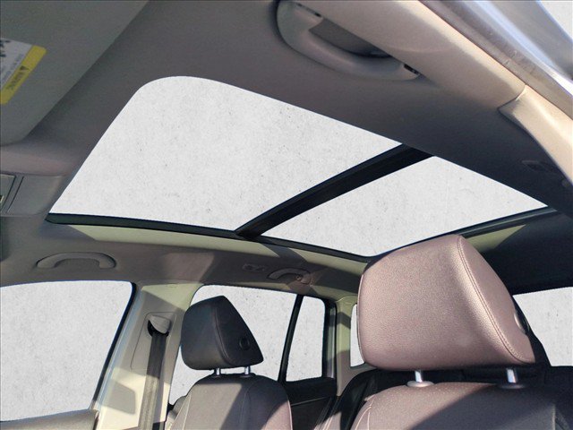 Used 2017 Volkswagen Tiguan Wolfsburg Edition FWD image 15