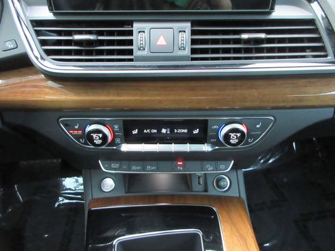 Used 2023 Audi Q5 2.0T Premium Plus w/ Premium Plus Package image 47