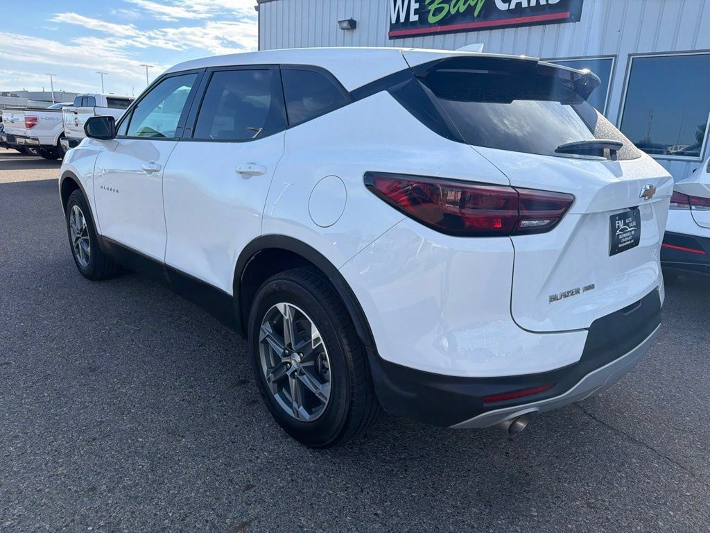 Used 2025 Chevrolet Blazer LT AWD/4WD image 11