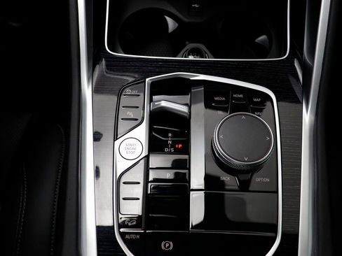 New 2026 BMW X6 xDrive40i w/ Climate Comfort Package image 12