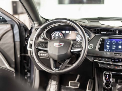 Used 2022 Cadillac XT4 Sport image 37