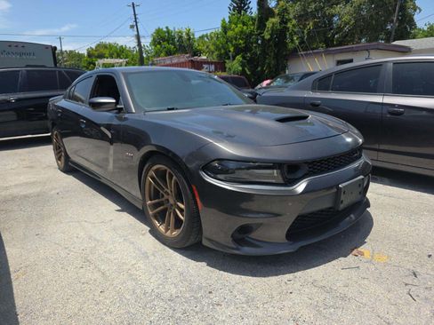 Used 2019 Dodge Charger Scat Pack w/ Plus Group RWD image 2