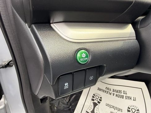 Used 2016 Honda CR-V LX image 19