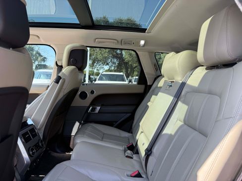 Used 2019 Land Rover Range Rover Sport HSE AWD/4WD image 16