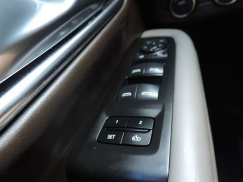 Used 2024 Chevrolet Tahoe Z71 w/ Luxury Package AWD/4WD image 29