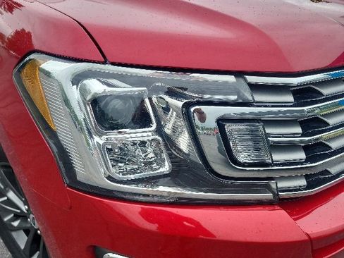 Used 2021 Ford Expedition Limited AWD/4WD image 5