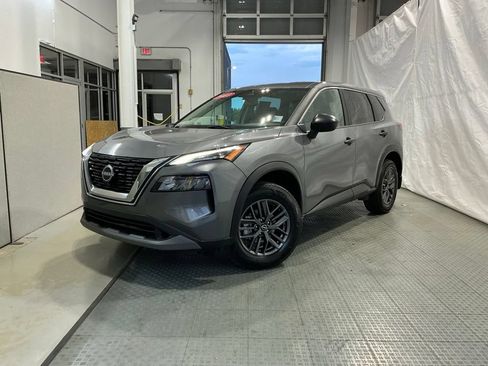 Used 2023 Nissan Rogue S FWD image 2