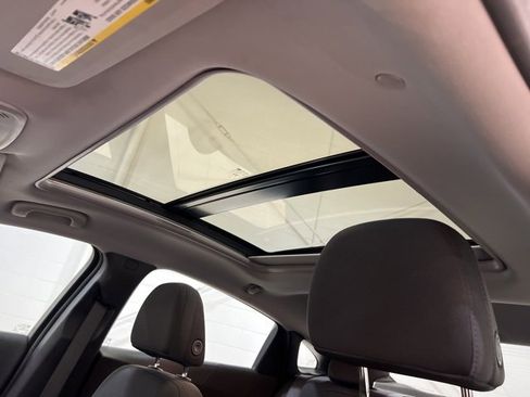 Used 2022 Chevrolet Malibu LT image 20