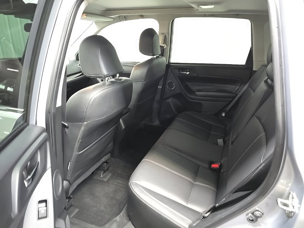 Used 2017 Subaru Forester 2.5i Touring AWD/4WD image 31