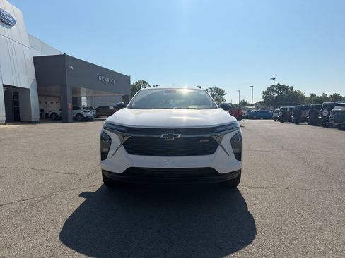 Used 2026 Chevrolet Trax RS w/ Driver Confidence Package FWD image 8