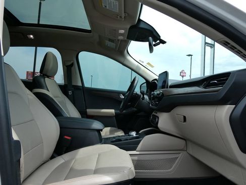 Used 2020 Ford Escape Titanium AWD/4WD image 13